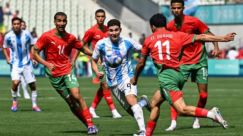 الأرجنتين تفلت من الهزيمة أمام المغرب في افتتاح أولمبياد باريس