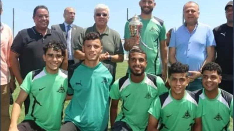 وزير التعليم العالي يُكرم منتخب خماسي كرة القدم بجامعة بنها