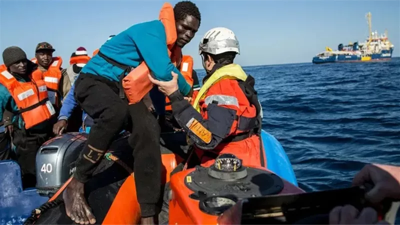 ارتفاع ضحايا غرق مركب قبالة سواحل موريتانيا لأكثر من 25 شخصًا