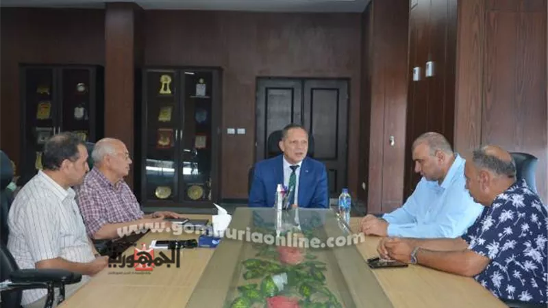 رئيس جامعة دمياط يتابع أعمال لجنة تسويق برامج جذب الوافدين