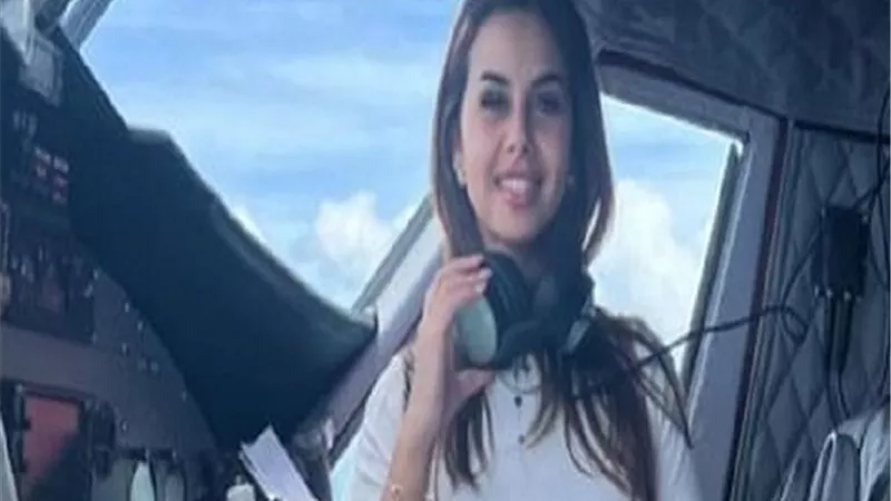 منة عرفة تريند بسبب طائرة