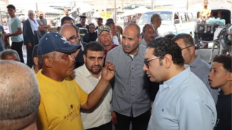 قيادات محافظة بنى سويف تتفقد مواقف السيارات ومحطات الوقود