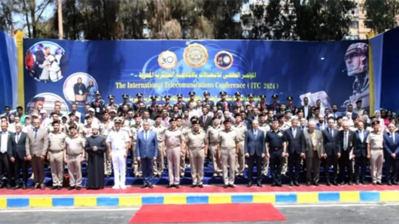 وزير الدفاع يشهد فعاليات المؤتمر العلمى الدولى الرابع للإتصالات..فيديو