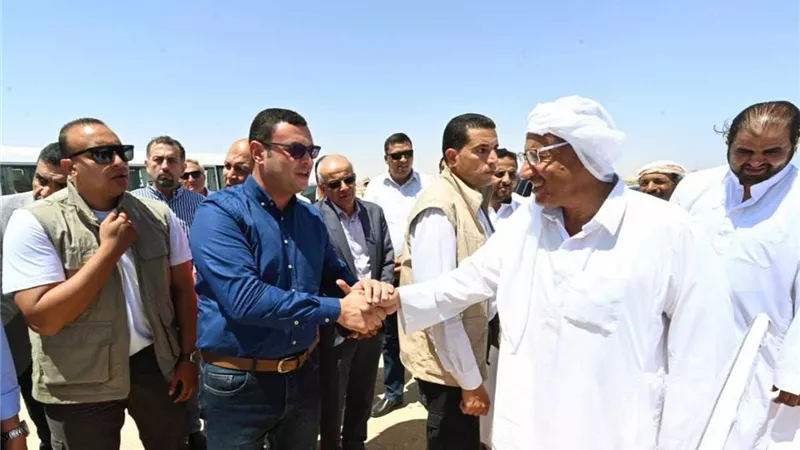 وزير الإسكان يتفقد محطة التحلية بالضبعة