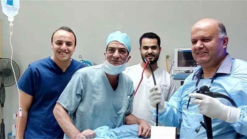 استخراج فرشاة أسنان 18 سم من معدة طالبة بمستشفى المنصورة التخصصي