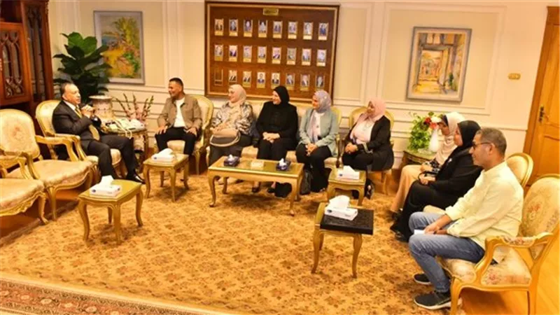 محافظ أسيوط يلتقي وكيل وزارة التضامن الإجتماعي ومديري الإدارات
