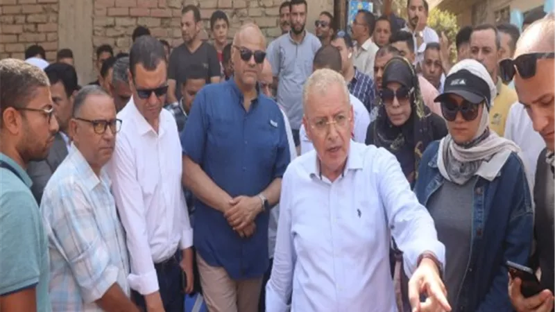 محافظ القليوبية يُحيل نواب مجلس مدينة الخانكة للتحقيق.. صور