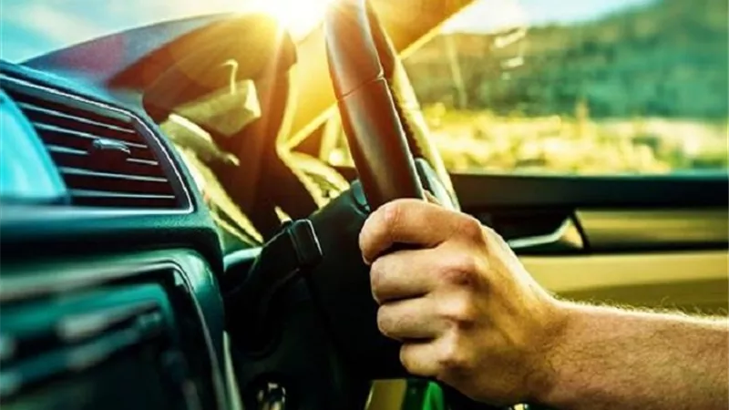 احذر ترك هذه الأشياء في السيارة خلال الصيف