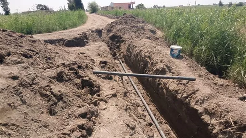 توصيل مياه الشرب لعزبة عبدربه شرق الإسماعيلية..صور