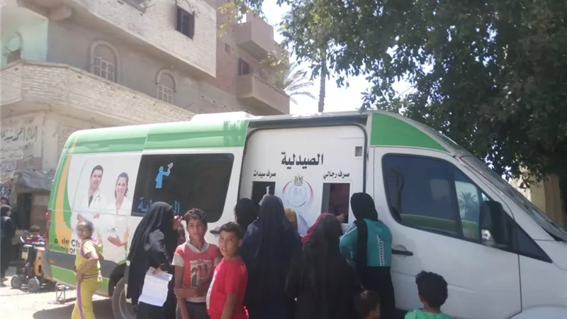 الكشف على 1544حالة خلال قافلة مجانية في بني سميع بأسيوط