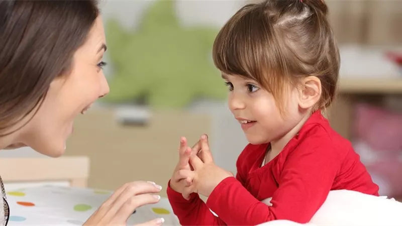أسباب وعلاج تأخر النطق عند الأطفال