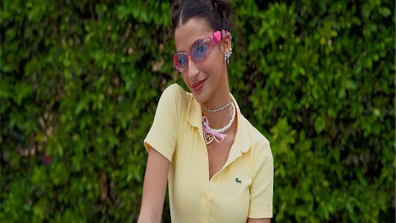 بعد اقتحامها الغناء بكارت محروق.. من هي أميرة أديب ؟