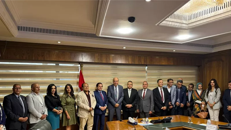 تنسيق بين أكاديمية الطيران ورابطة الجامعات الإسلامية في تطوير البرامج التعليمية والتدريبية