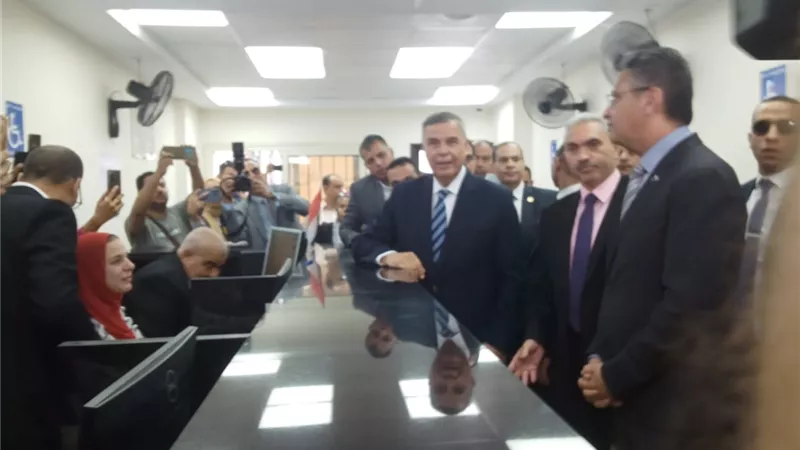 وزير التموين يوجه مراكز الخدمة المطورة بإنهاء جميع طلبات المواطنين