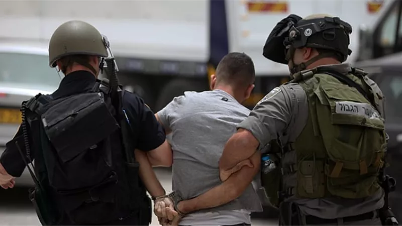 الاحتلال يعتقل 40 فلسطينيا من الضفة الغربية