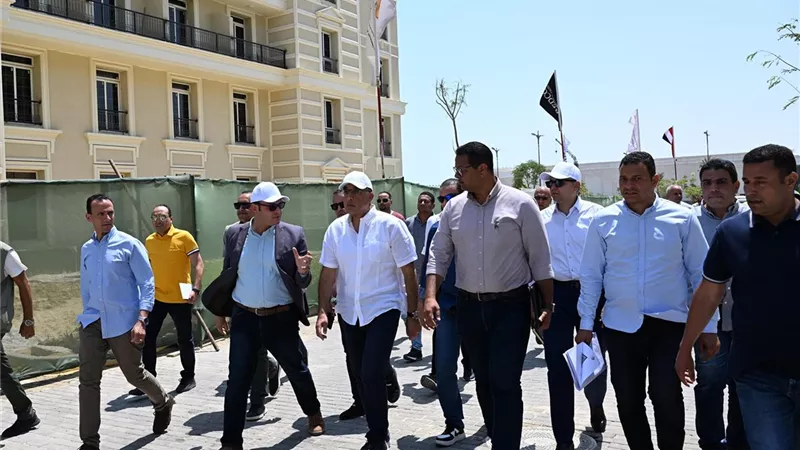 مدبولى يتفقد الوحدات الجاهزة للتسليم بمشروع 