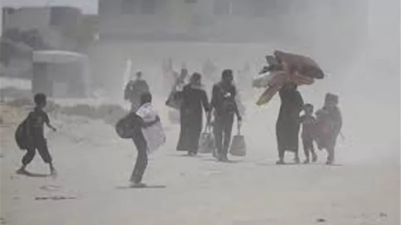 نزوح جديد للفلسطينيين من خان يونس تحت قصف الاحتلال