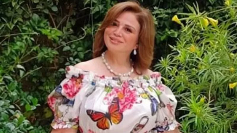 إلهام شاهين تكشف تفاصيل تقديم 