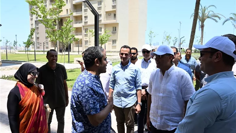 أحد سكان العلمين لـ رئيس الوزراء: كنت أحلم بامتلاك غرفة بهذه المنطقة وأصبح لدي وحدة سكنية