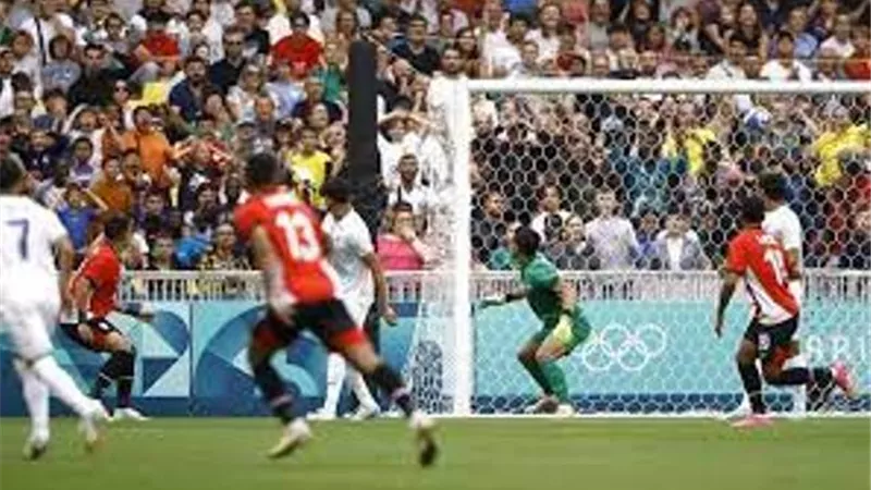 الشوط الأول .. منتخب مصر يتقدم على أوزباكستان بهدف كوكا