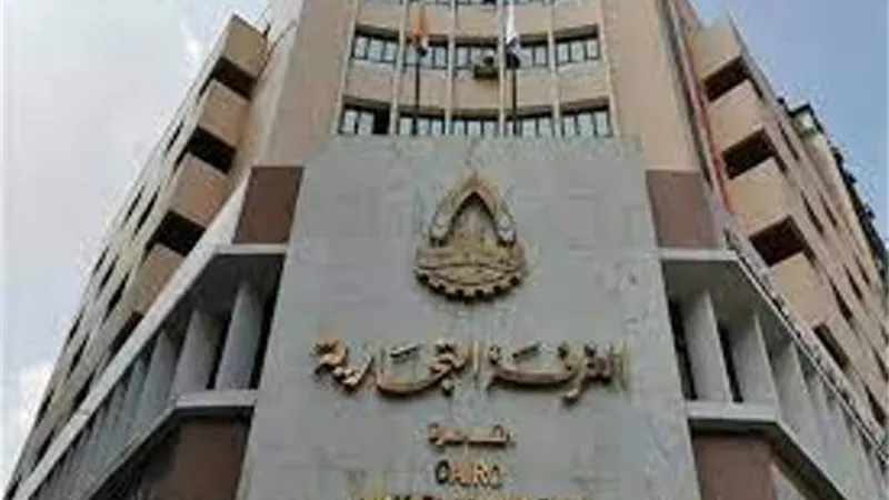 الغرف التجارية تناشد محافظ القاهرة بحصر المحال غير المرخصة بالأسواق الشعبية