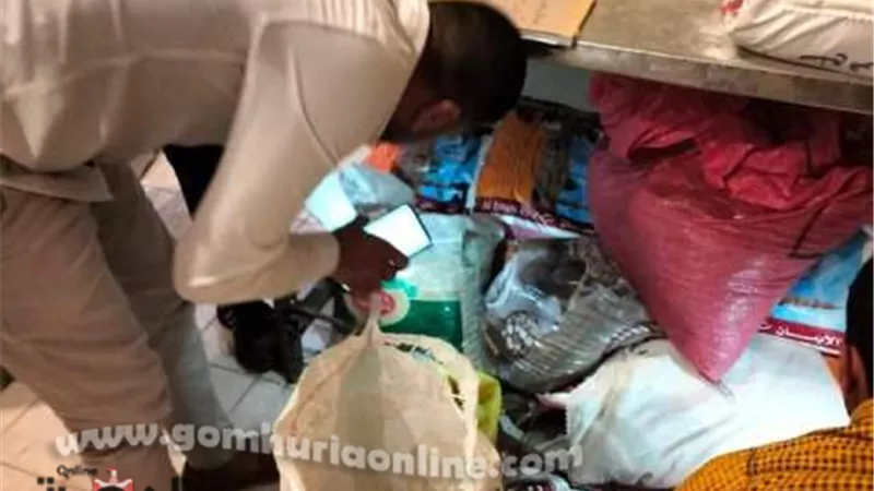 ضبط واعدام ٣٧ كيلو مواد غذائية مختلفة وتحرير ١٧ محضر بمطروح