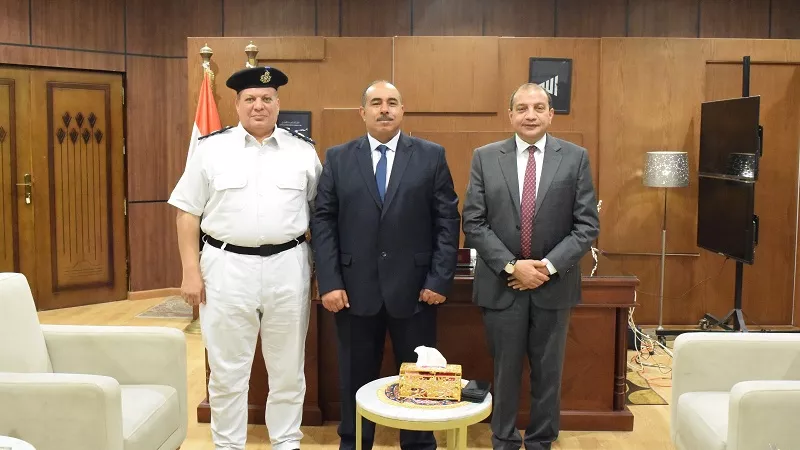 رئيس جامعة بنى سويف يهنئ مدير الأمن الجديد