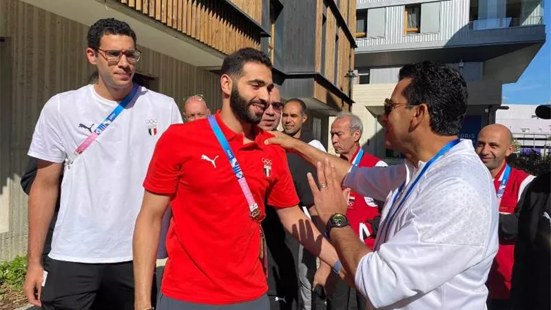 وزير الشباب والرياضة يتابع تدريبات البعثة المصرية فى باريس