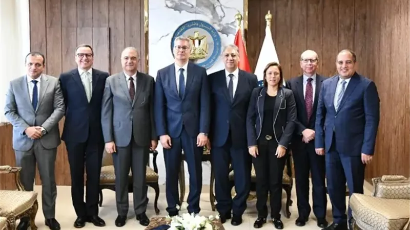 توقيع اتفاقيتين بـ340 مليون دولار لإنتاج البترول والغاز