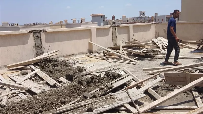 جهاز مدينة الشيخ زايد تشن حملة واسعة لإزالة المخالفات البنائية