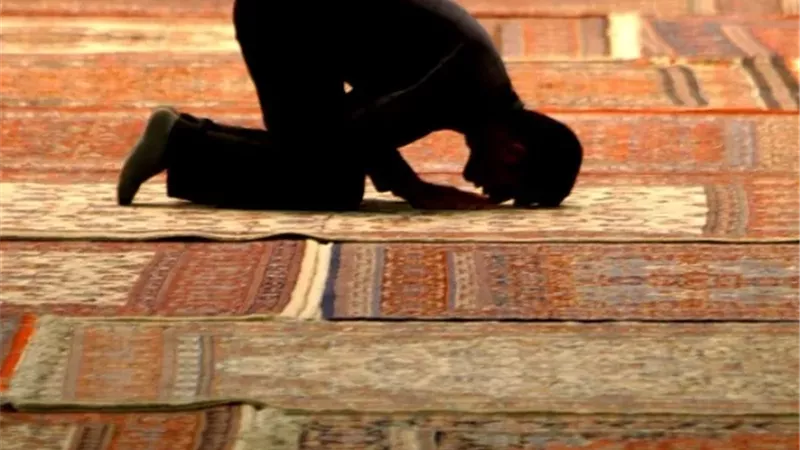 الدعاء بين السجدتين..هل له سجود سهو ..امين الفتوى يُجيب