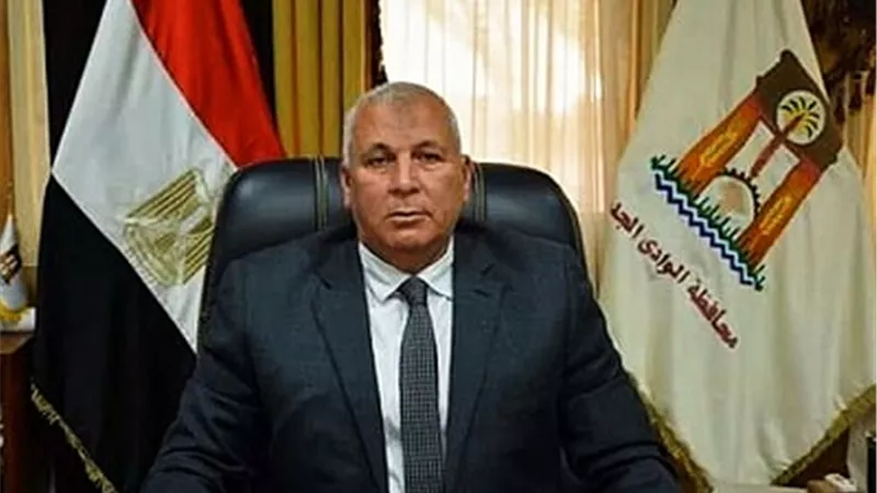 محافظ الوادى الجديد جاري اصدار تعريفة ملزمة للجميع.. صور
