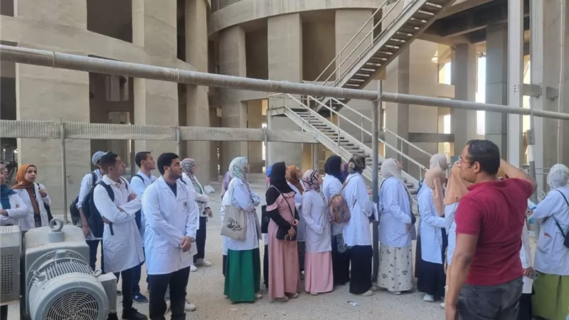 زراعة سوهاج تنظم زيارة ميدانية لطلابها بالمنطقة الصناعية بطهطا