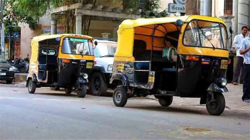 طالب ينهى حياة سائق توك توك بسبب أولوية المرور