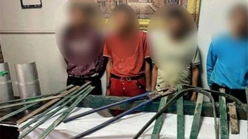 ضبط المتهمين بسرقة أجزاء من السور الحديدى بأحد الكبارى بالقليوبية