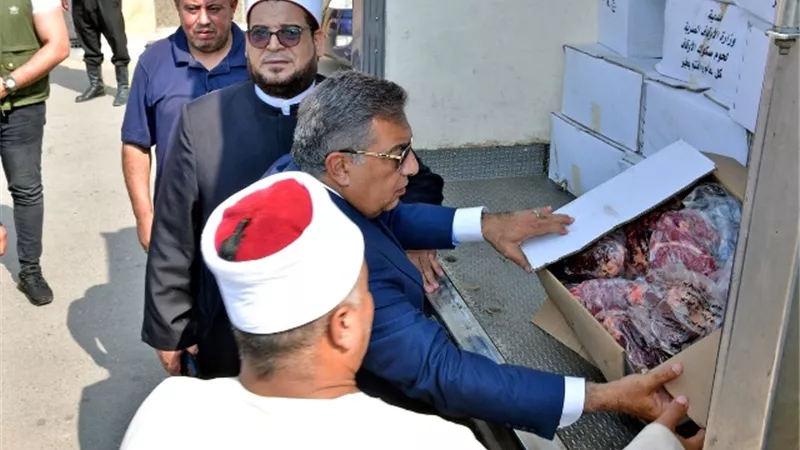 مرزوق يشهد استلام ٢ طن لحوم لتوزيعها علي الأسر الأولي بالرعاية