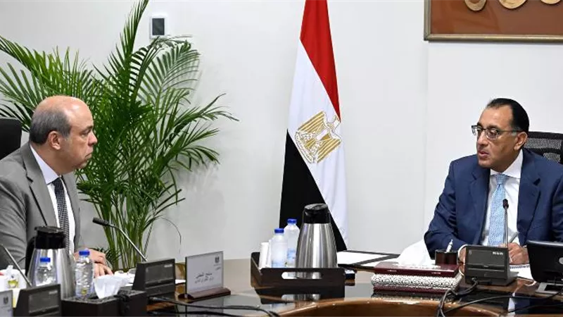 مدبولى يوجه بالاهتمام بتطوير مطار برج العرب والترويج لمطارالعلمين