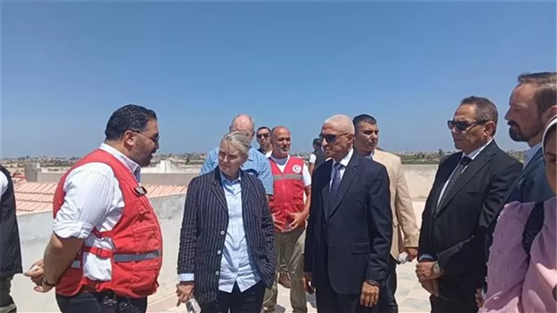 السفيرة الأمريكية تتفقد ميناء العريش البحري