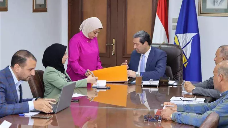 محافظ دمياط يتابع مشروع تطوير ورفع كفاءة كورنيش النيل بالسنانية