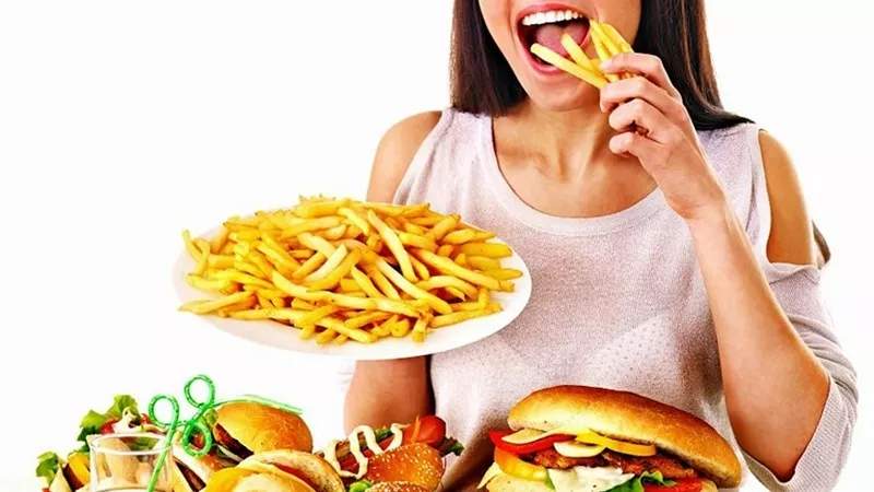 عادات غذائية تقلل جودة نومك