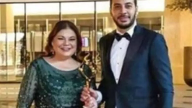 أحمد كمال أبو رية: أمي ماجدة زكي بتخاف عليا