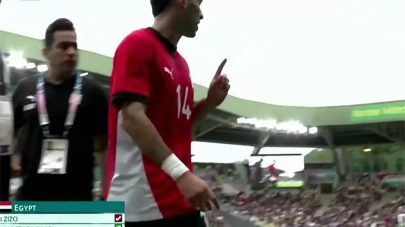 وزير الرياضة يكشف تفاصيل حديثه مع زيزو عقب مباراة أوزبكستان