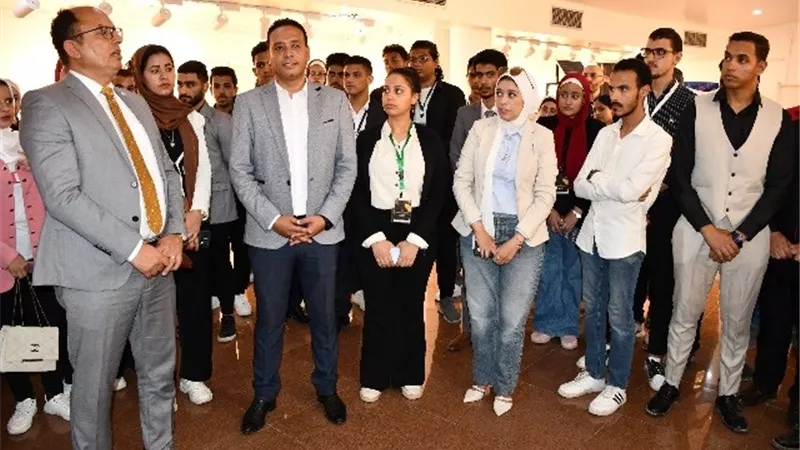 جامعة حلوان تكشف عن أهم مشروعات التخرج وابتكارات الطلاب.. صور