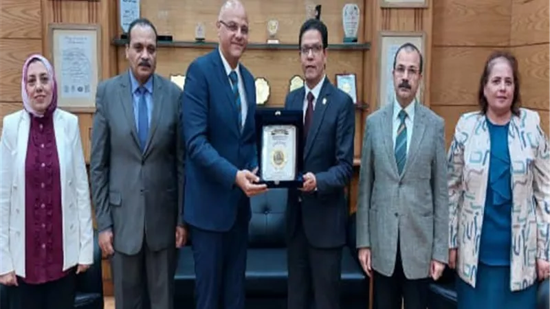 محافظ القليوبية يشيد بدور جامعة بنها في مختلف المجالات