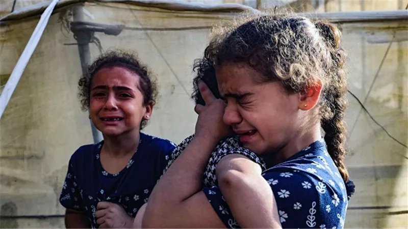 3 مجازر جديدة ضد العائلات.. 290 شهيداً وإصابة 700 في يوم واحد