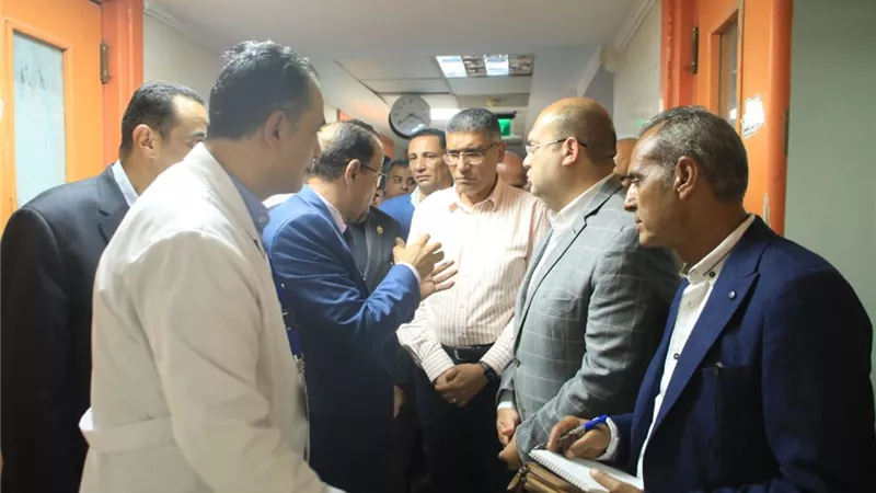 محافظ الجيزة يطمئن على مستوى الخدمات الصحية لأهالى العياط