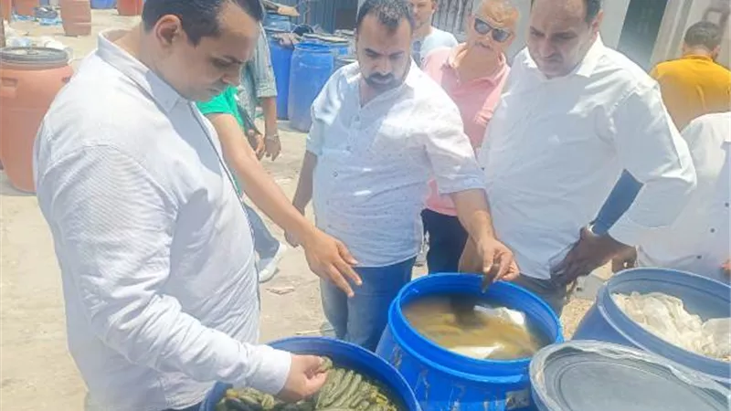 غلق مصنع مخالف الاشتراطات وضبط وإعدام٢٥طن اغذية بالصالحية
