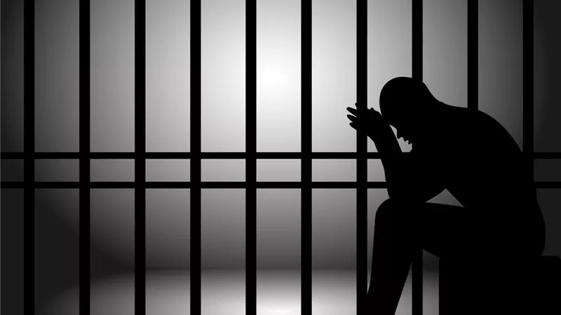 العقوبات الواردة في قانون مزاولة مهنة الصيدلة
