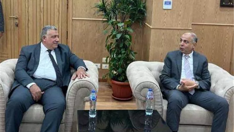 محافظ المنيا مهنئاً مدير الأمن الجديد