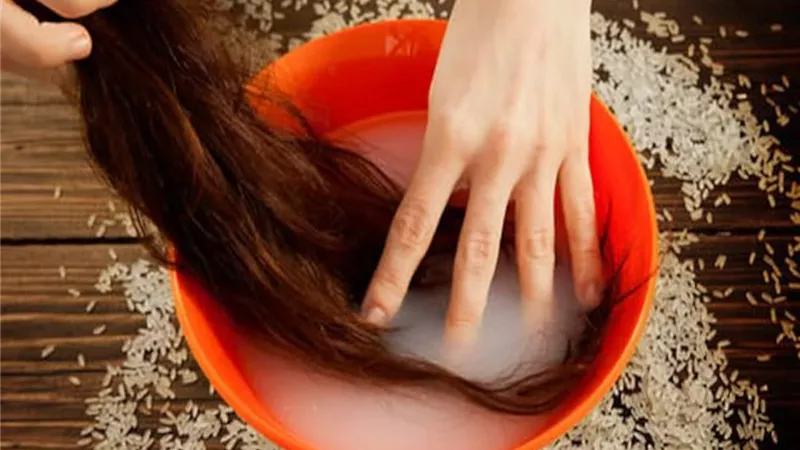 طرق استخدام ماء الأرز للشعر